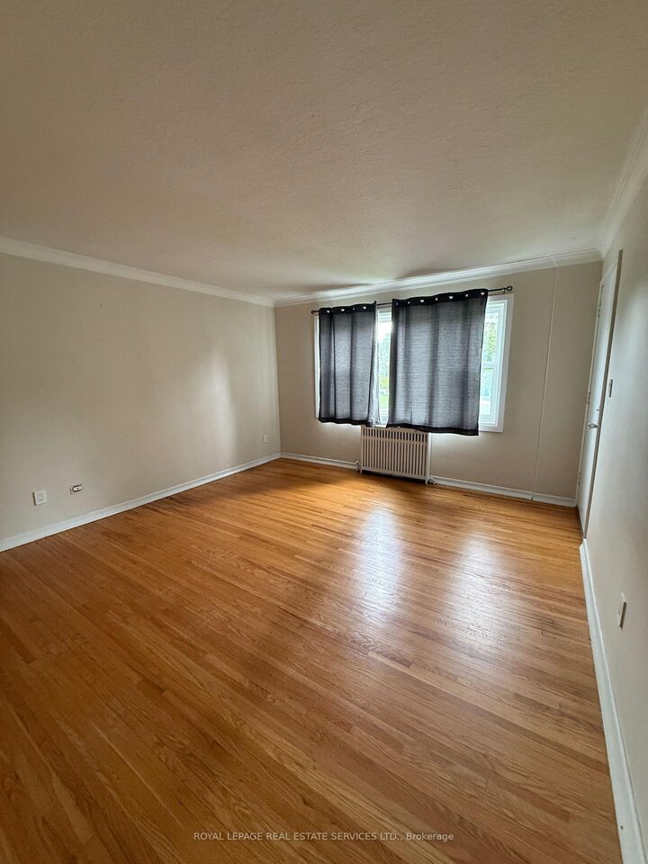 Property Photo:  48 South Kingsway N/A #3  ON M6S 3T3 