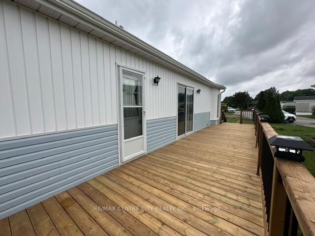 Property Photo:  2189 Dundas Street 67  ON N5V 1H3 