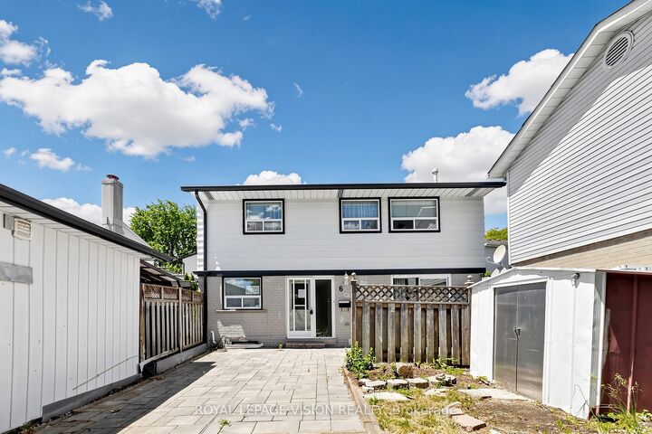 6 Hector Court — photo 1
