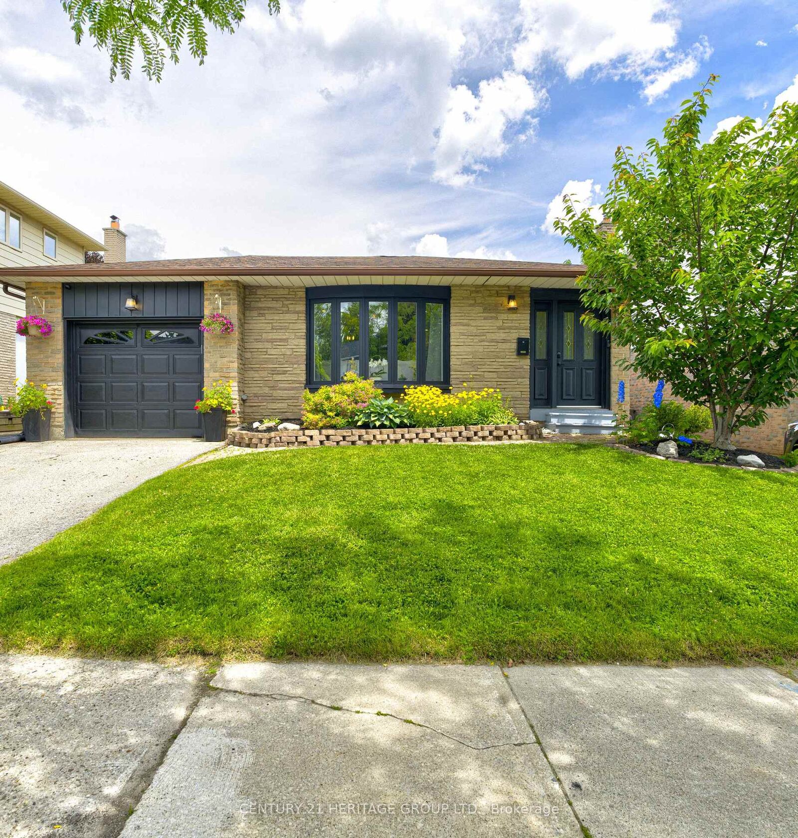 Property Photo: 2379 Duncaster Drive ON L7P 3V9