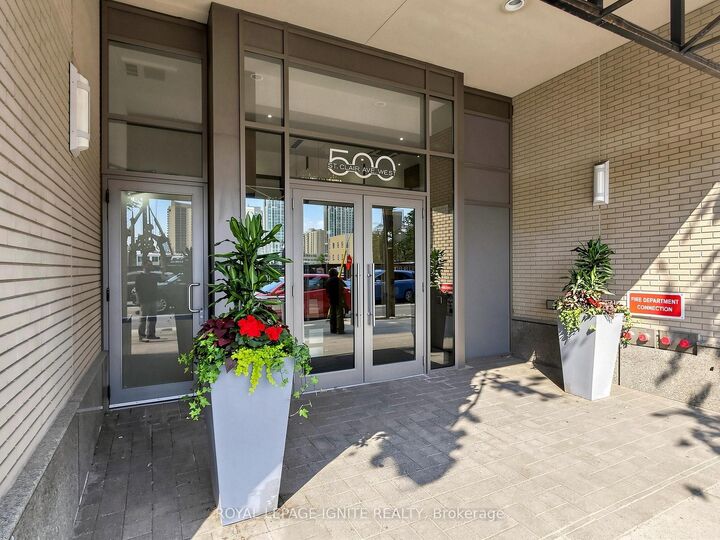 Property Photo:  500 St.clair Avenue W 204  ON M6C 1A8 