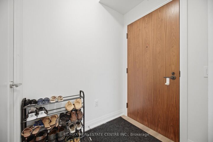 Property Photo:  509 Dundas Street W 618  ON L6M 5P4 