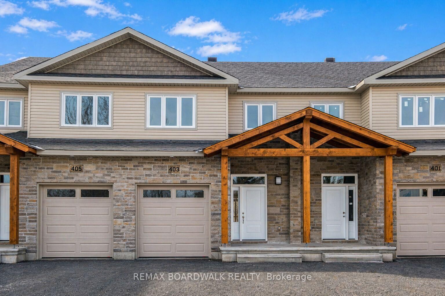 Property Photo: 343 Voyageur Place ON K0A 1W0