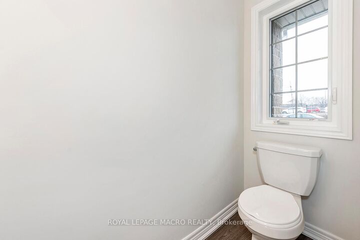 Property Photo:  22 Linden Park Lane  ON L9A 1Y1 