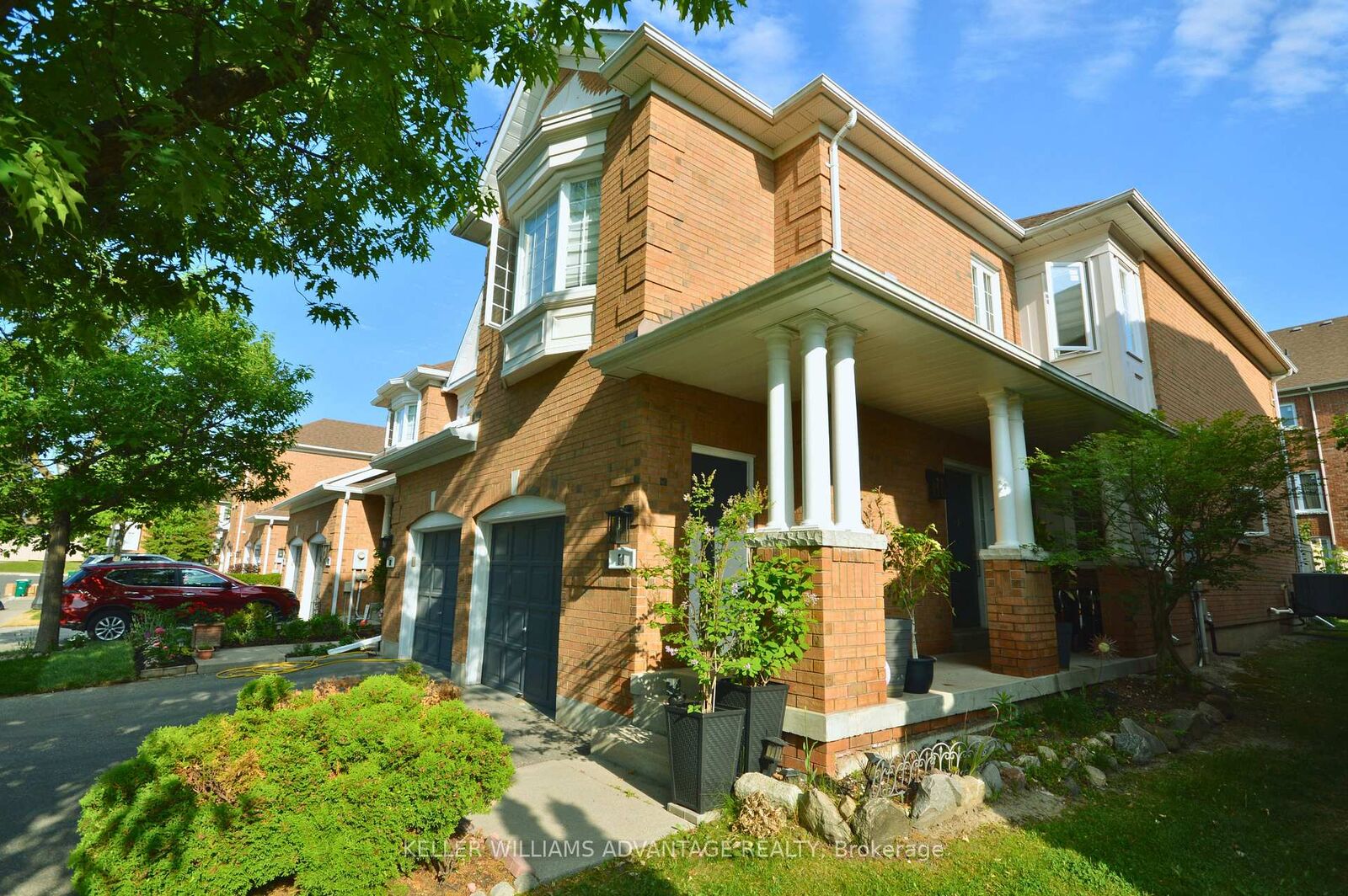 Property Photo: 190 Harding Boulevard 11 ON L4C 0J9