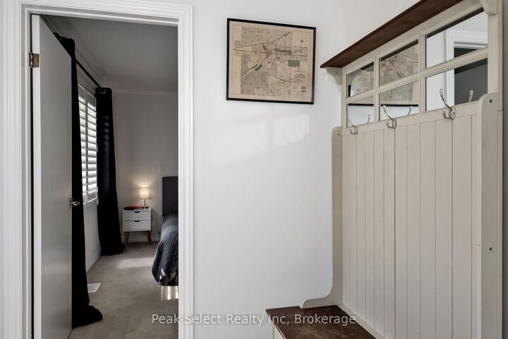 Property Photo:  7 Hillside Court  ON N4X 1C3 