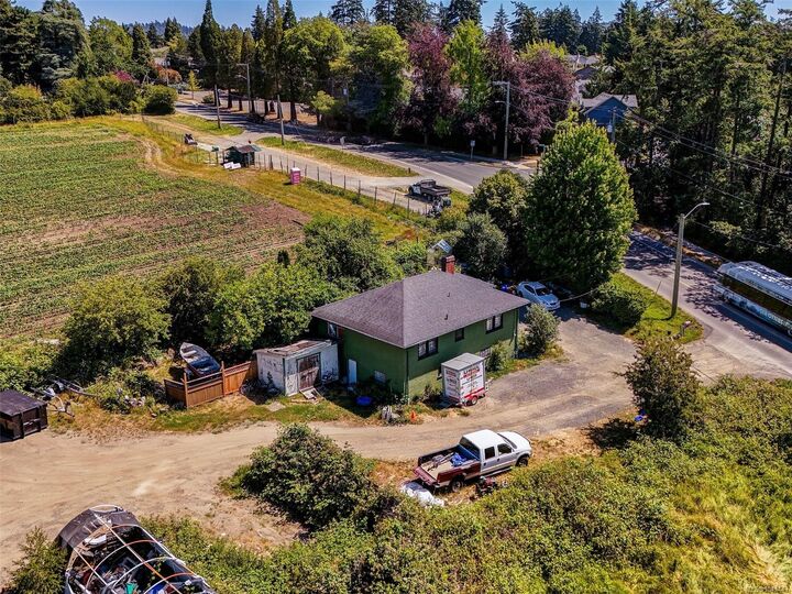 Property Photo: 4298 Wilkinson Rd BC V8Z 5B6