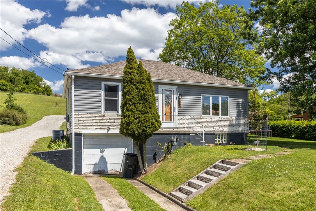Property Photo:  650 McClane Farm Rd  PA 15301 