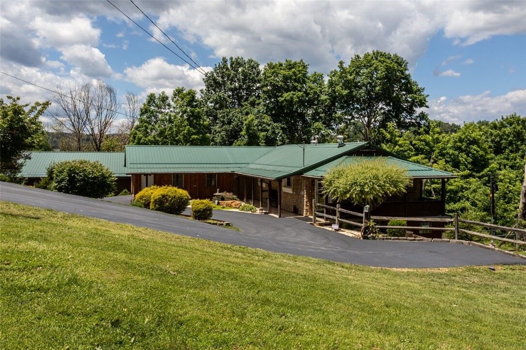 Property Photo:  996 N. Bluff Drive  PA 15068 