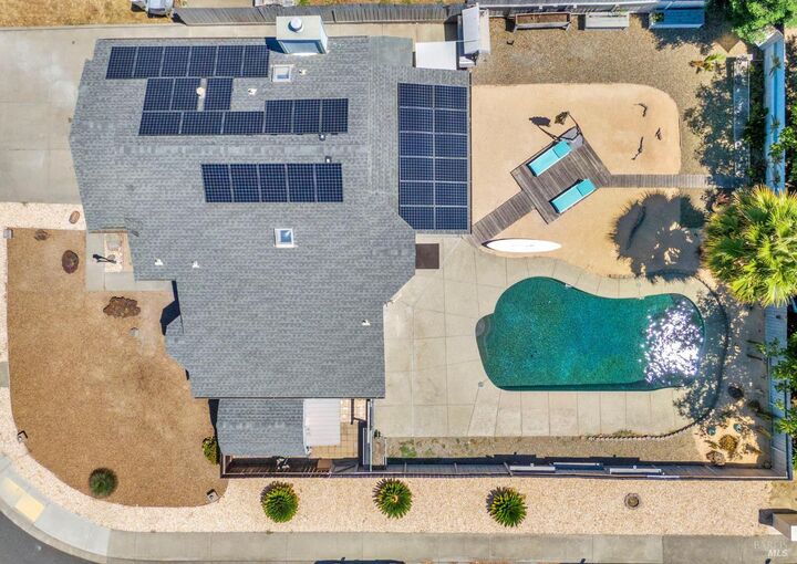 Property Photo: 371 Woodstock Circle CA 95687