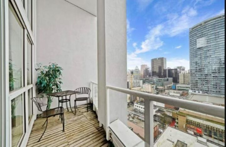 Property Photo:  933 Seymour St. 1114  BC V6B 6L6 