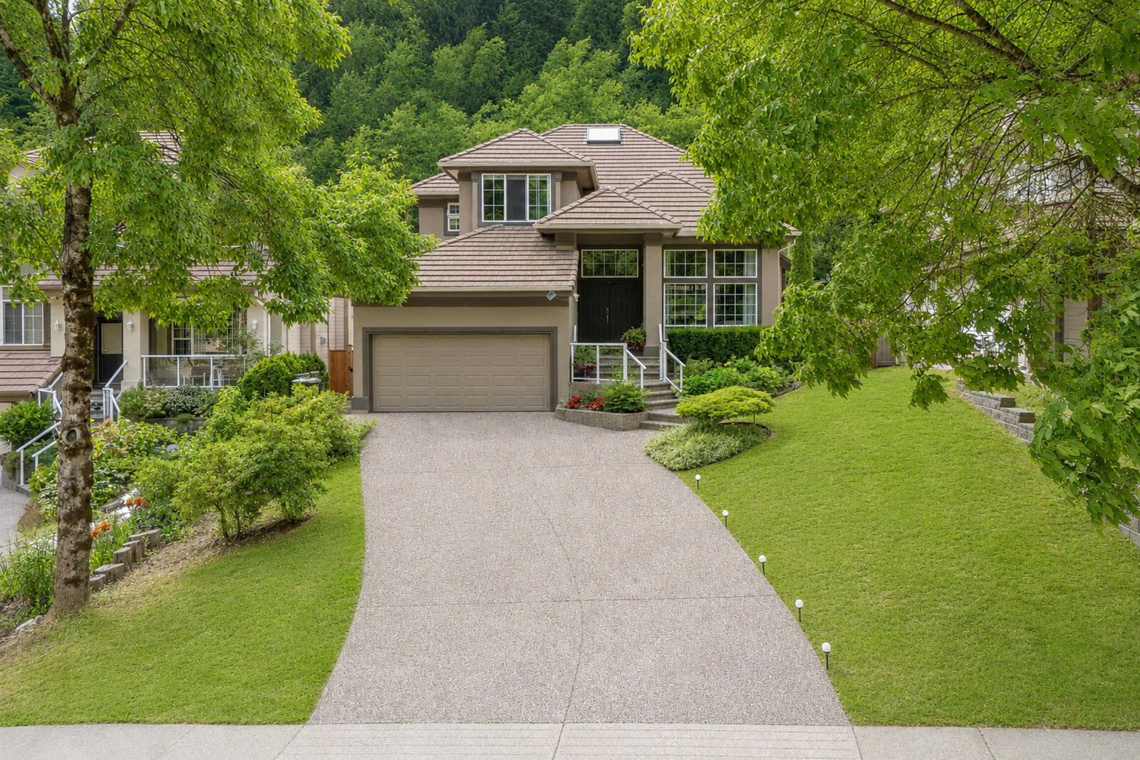 Property Photo: 1818 Camelback Court BC V3E 3K4