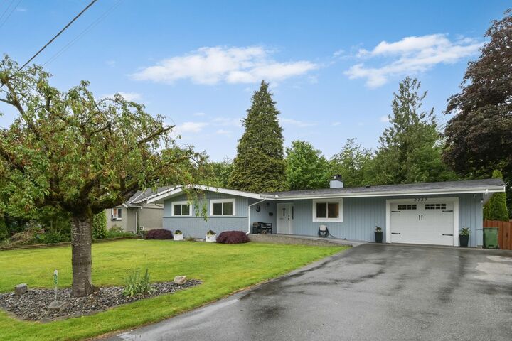 Property Photo: 2739 Sheffield Way BC V2S 4B7