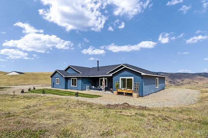 Property Photo: 34 Deirdre Dr ID 83629
