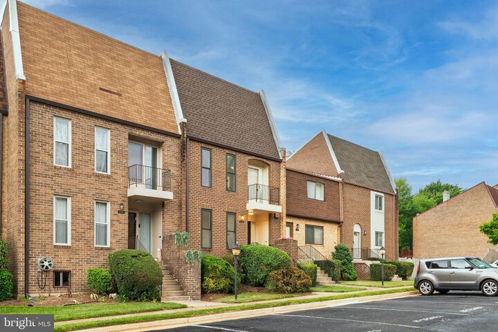 Property Photo:  1715 Tyvale Court  VA 22182 