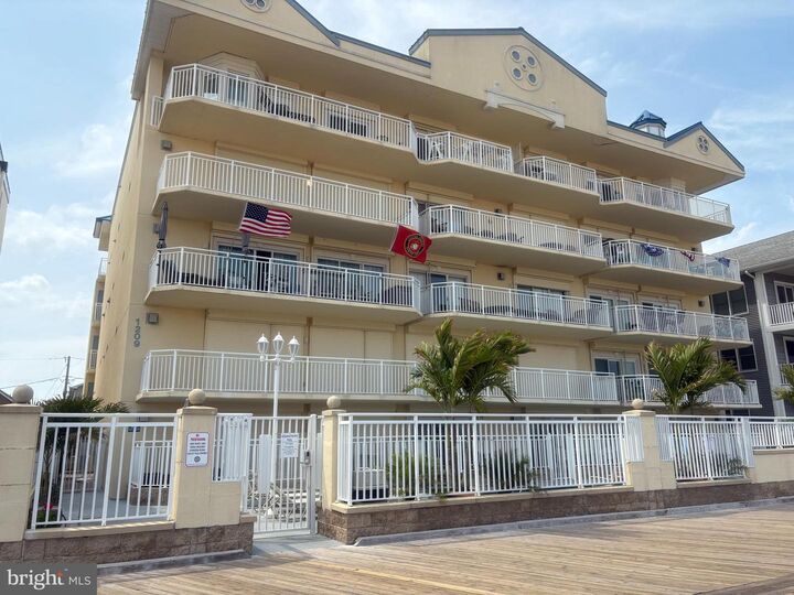 Property Photo:  1209 Atlantic Avenue 302  MD 21842 