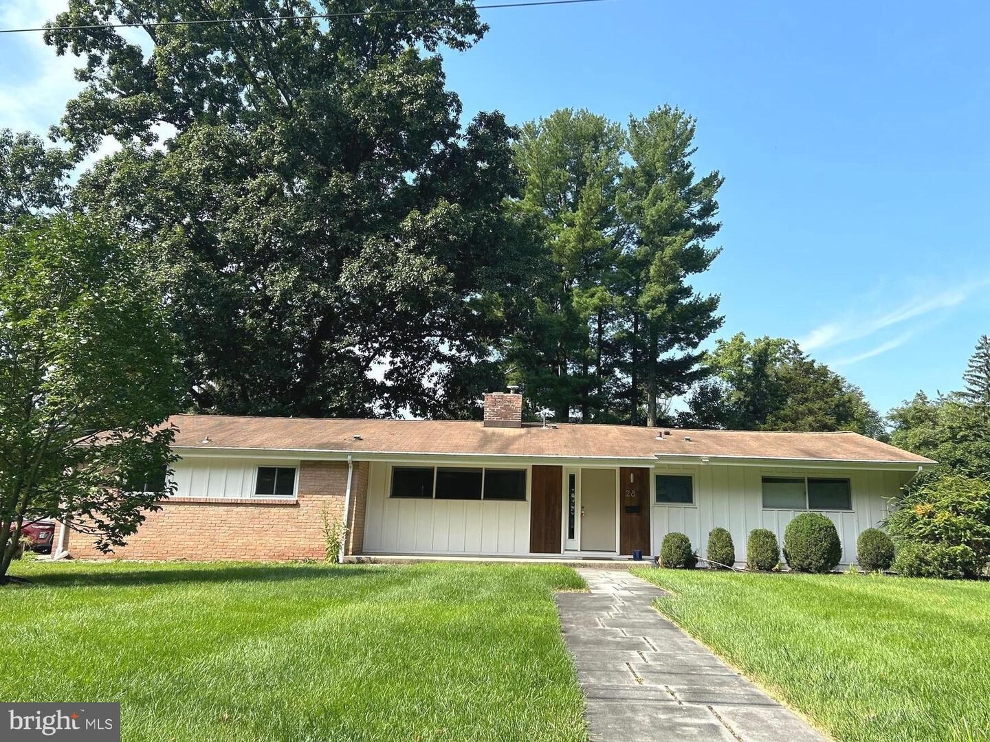 Property Photo:  28 Pardoe Road  NJ 08540 