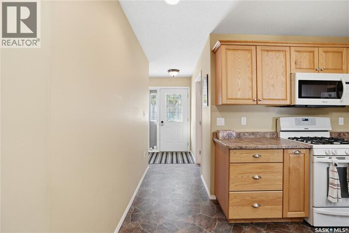 Property Photo:  205 Bay Drive W  SK S0J 0N0 
