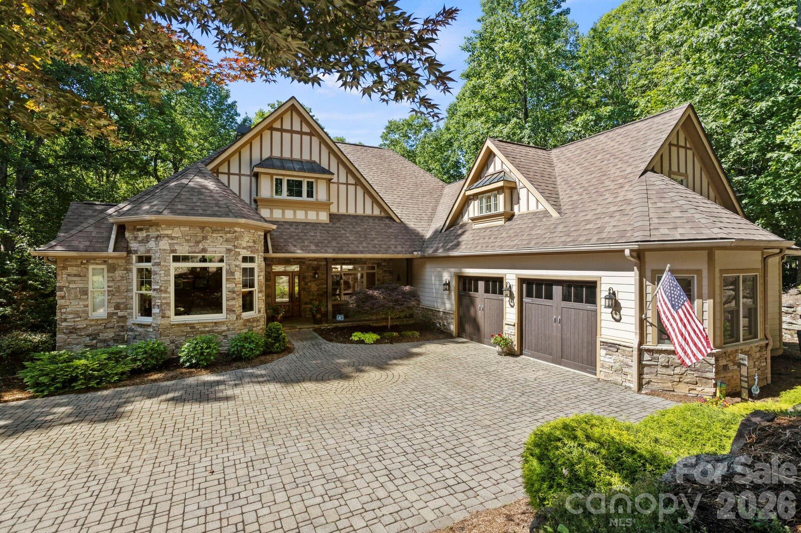 Property Photo:  132 Pinnacle Peak Lane  NC 28731 