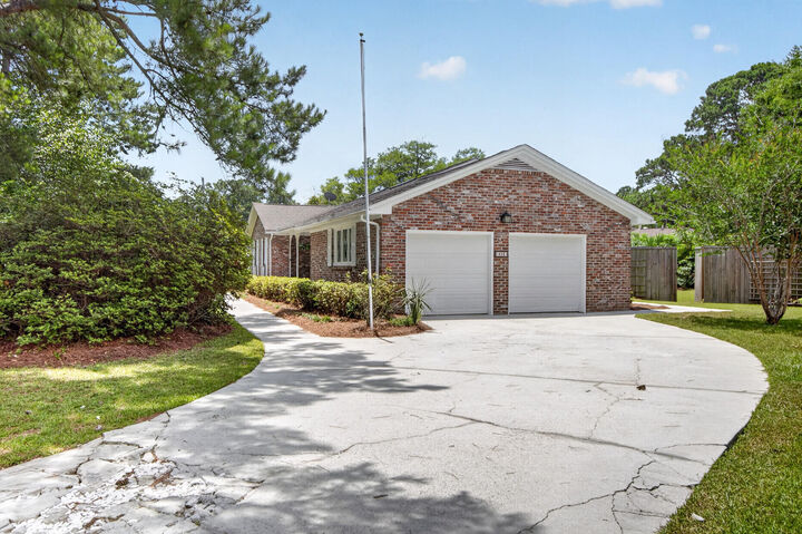 Property Photo:  403 Rotherwood Drive  SC 29407 