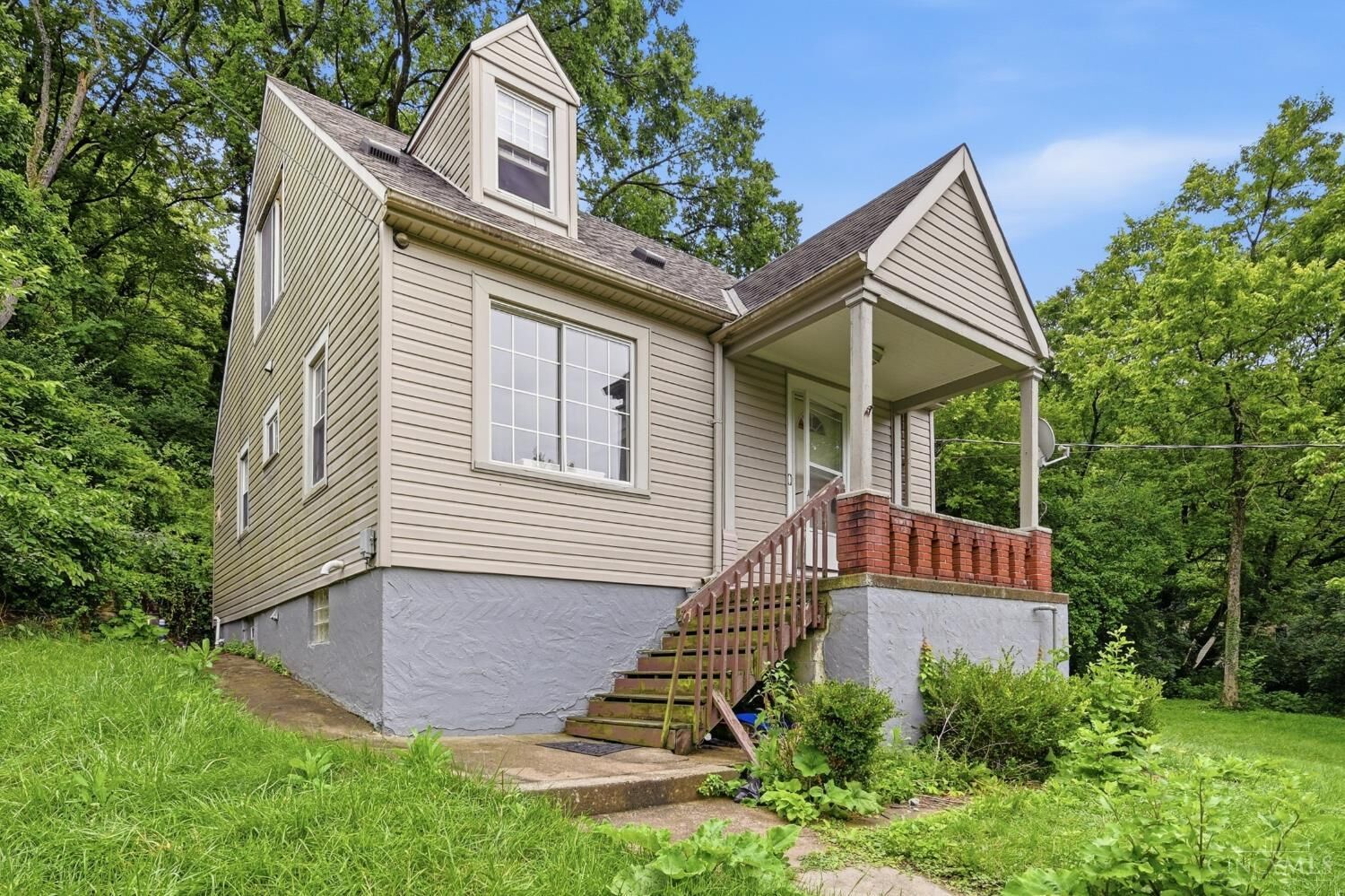 Property Photo:  2258 Margaret Street  OH 45214 