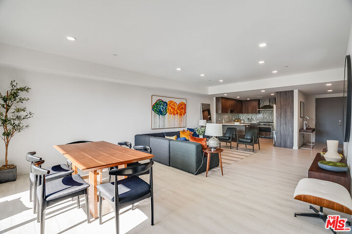 Property Photo:  1021 S Shenandoah St  CA 90035 