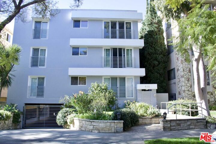 Property Photo:  415 N Palm Dr  CA 90210 