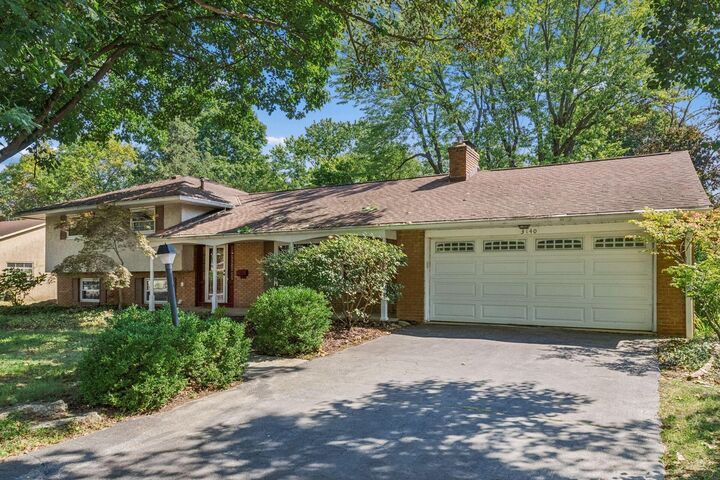 Property Photo:  3140 Wareham Road  OH 43221 