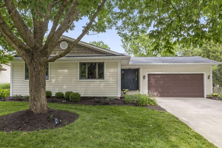 Property Photo:  126 Spring Hollow Lane  OH 43081 