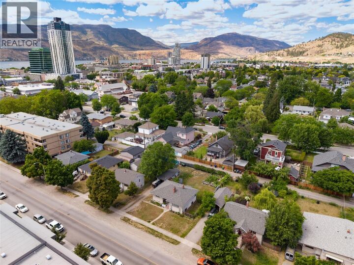 Property Photo:  816 Leon Avenue  BC V1Y 6J8 