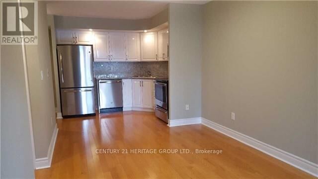 Property Photo:  250 Wellington Street 926  ON M5V 3P6 