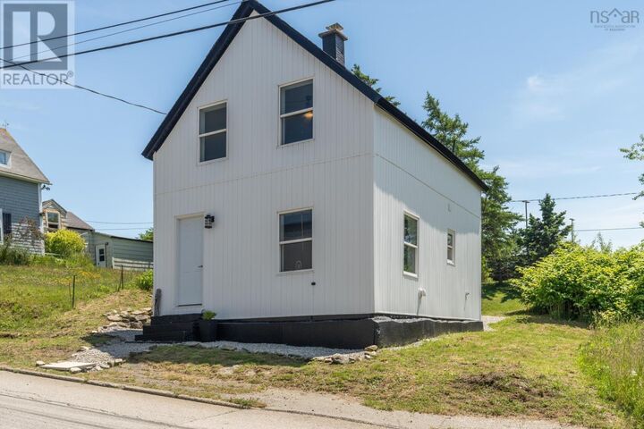 Property Photo:  7 Pearl Street  NS B5A 3M4 