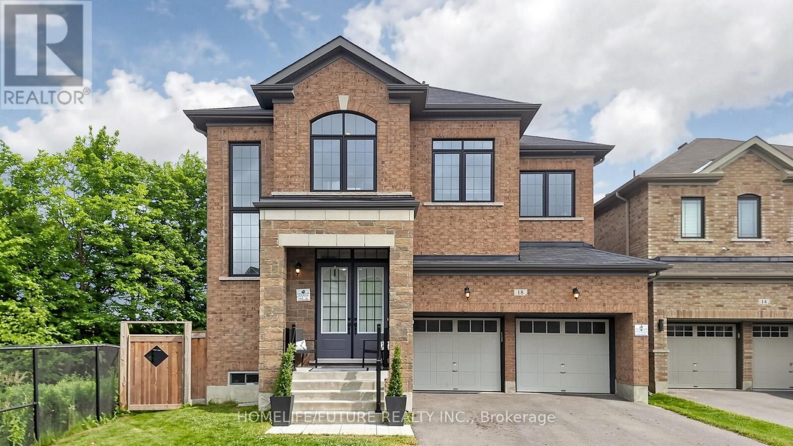 Property Photo:  18 Ken Betz Court  ON L4A 4P5 