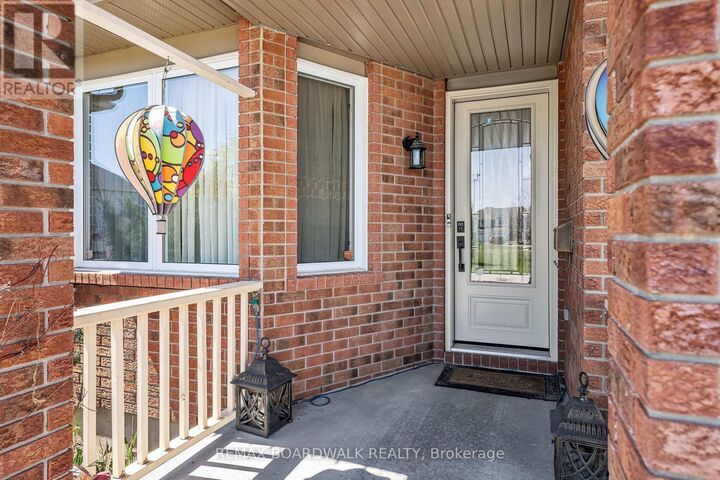 Property Photo:  102 Mosswood Court  ON K1V 0N6 