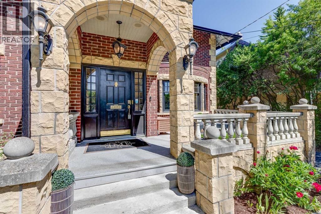 Property Photo:  628 Elbow Drive Southwest  AB T2S 2H7 