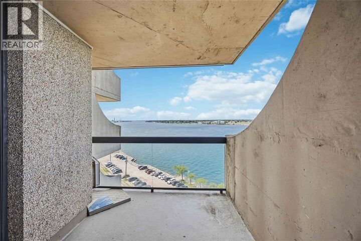 Photo de la propriété: 155 Front Street North 1004 ON N7T 7V6
