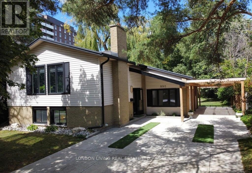 Property Photo:  890 Viscount Road  ON N6J 2C9 