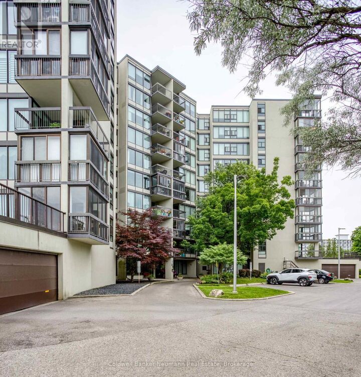 Property Photo:  23 Woodlawn Road East 205  ON N1H 7G6 