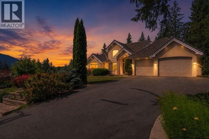 Property Photo: 1821 50 Avenue Northeast BC V1E 2X3