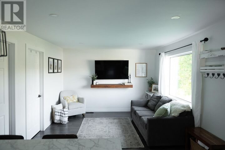 Property Photo:  417 Hester Street  ON P7B 2L1 