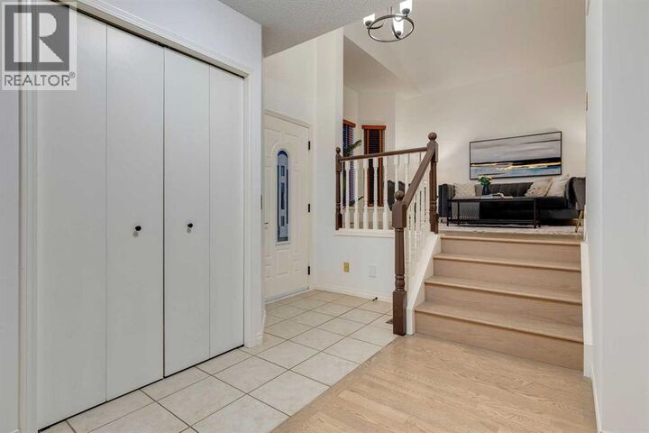 Property Photo:  51 Straddock Crescent Southwest  AB T3H 2S9 