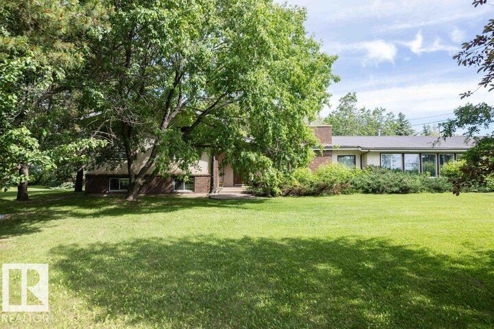 Property Photo:  26530 Twp Rd 590  AB T0G 1W0 