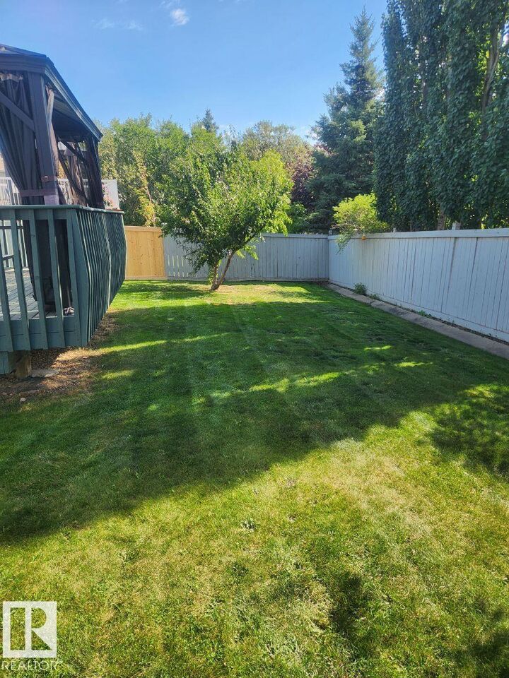 Property Photo: 49 Heritage Drive AB T8N 6M7