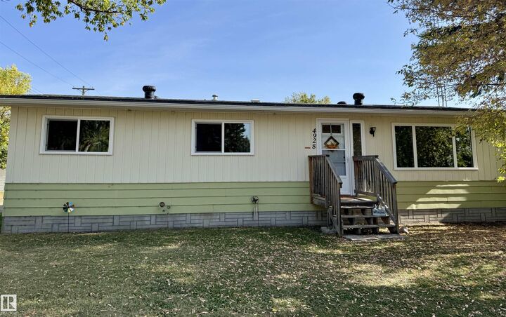 Property Photo:  4928 52 Avenue  AB T0B 2S0 