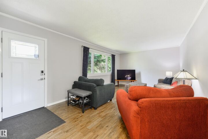 Property Photo:  122 Brookwood Drive  AB T7X 1G7 