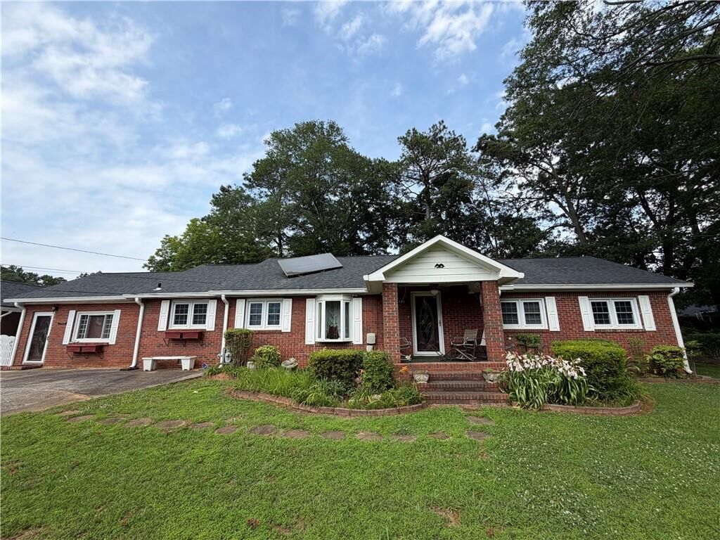 Property Photo:  401 Latimore Avenue  GA 30518 