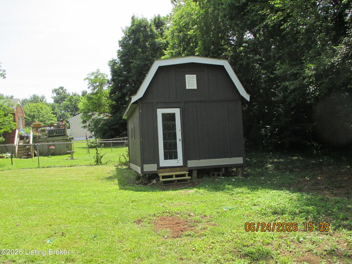 Property Photo: 5404 Windy Willow Dr KY 40241
