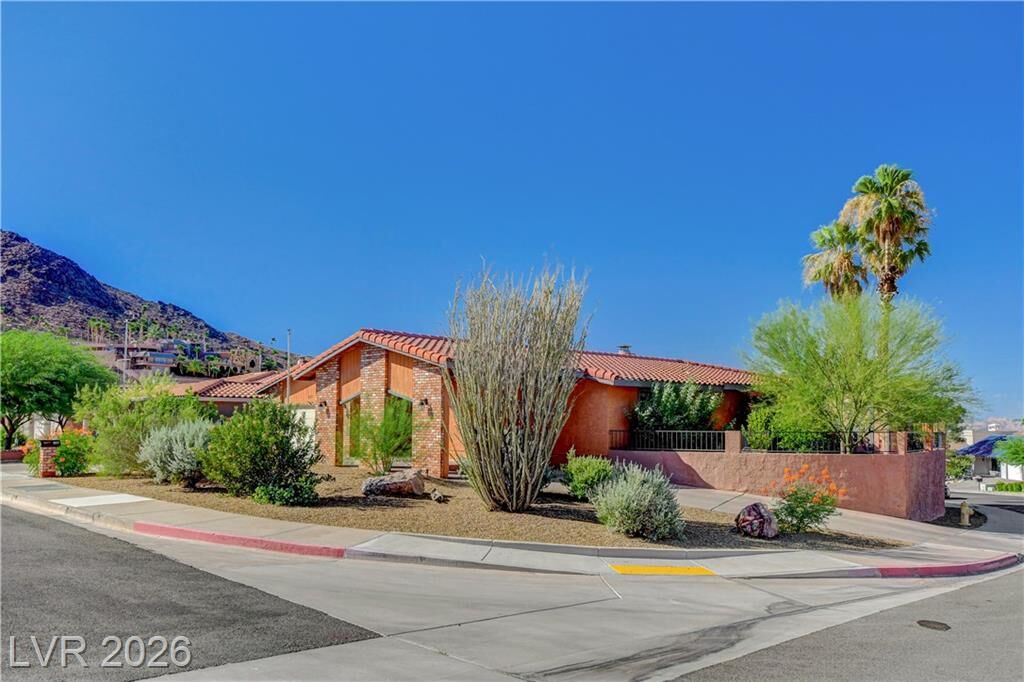 Property Photo:  517 Island Cove  NV 89005 