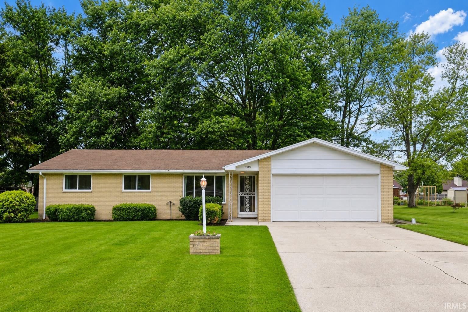 Property Photo:  4002 E Saddle Drive  IN 46804-3930 