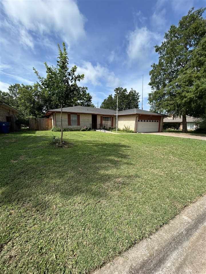 Property Photo:  2218 W Randall Ave.  OK 73533 